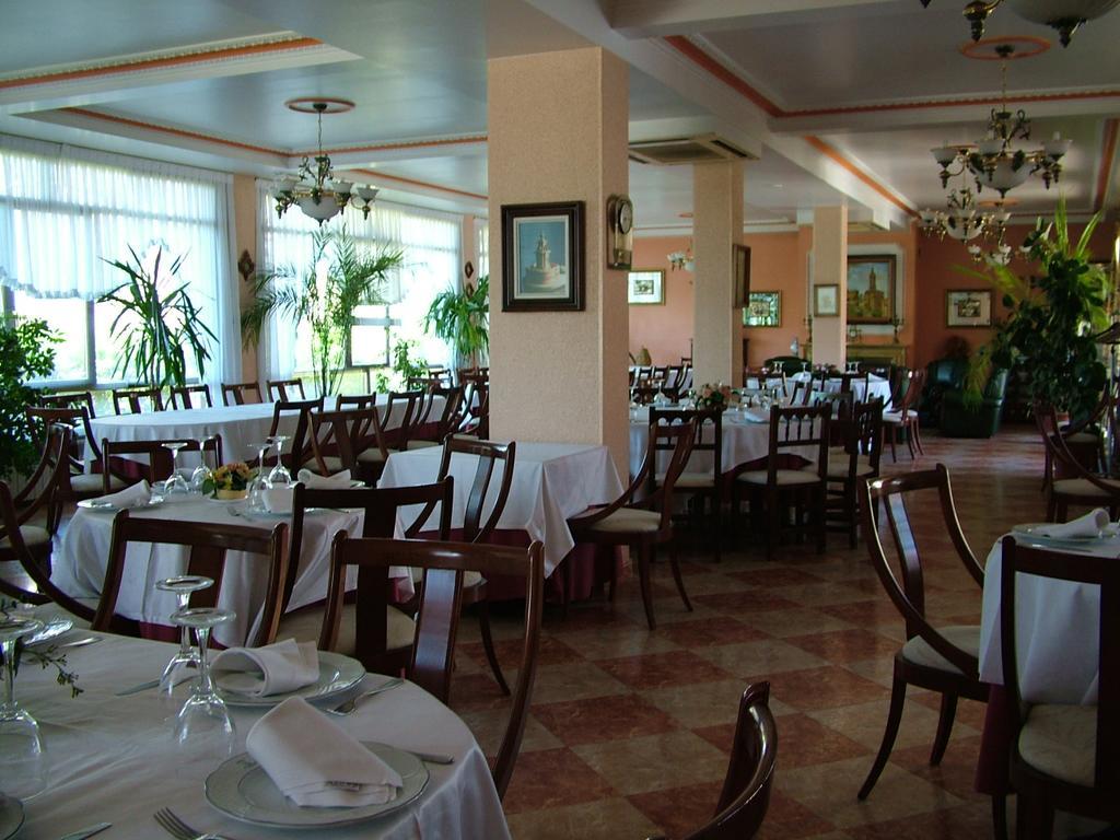 Hostal El Botero Кускуррита-де-Рио-Тирон Экстерьер фото